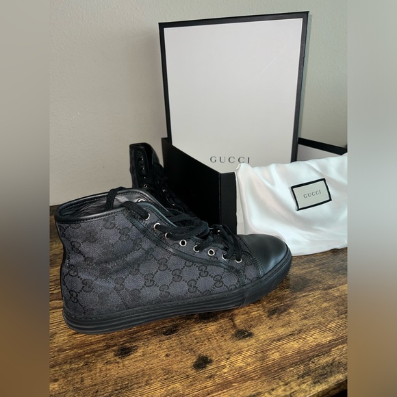 Gucci Sneakers (High-top) - Picture 2 of 11